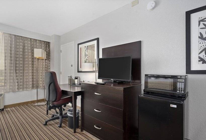Номер Стандарт 2 Двуспальные Кровати, Wyndham Garden Norfolk Downtown