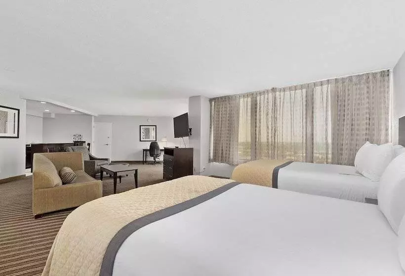سوییت اجرایی, Wyndham Garden Norfolk Downtown