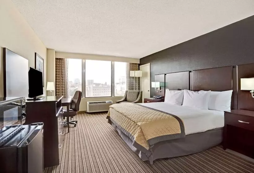اتاق لوکس با تخت بزرگ, Wyndham Garden Norfolk Downtown