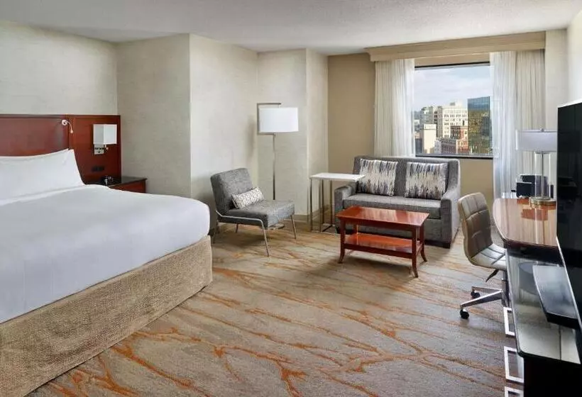 キングサイズベッドのスタンダードルーム, Chattanooga Marriott Downtown