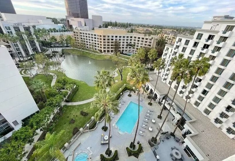 سوییت, Costa Mesa Marriott