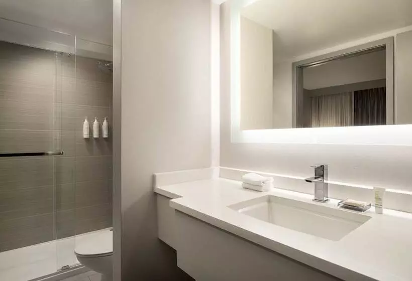 سوییت, Costa Mesa Marriott