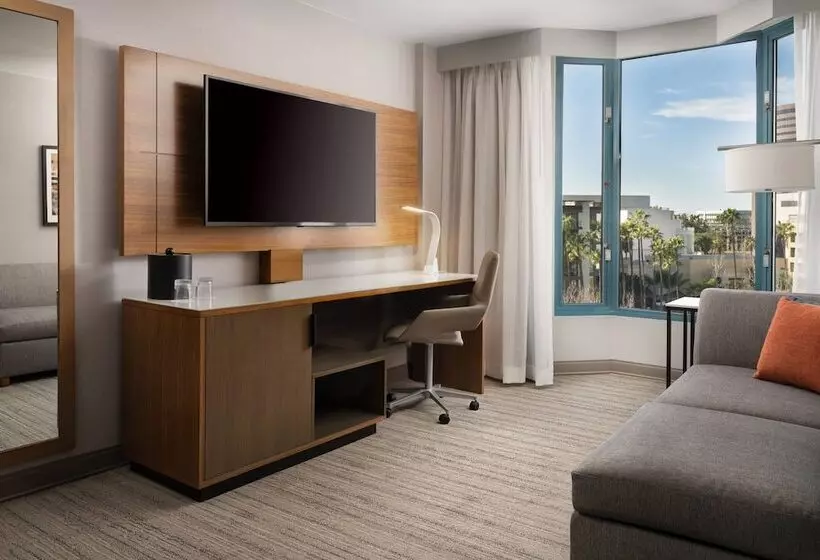 سوییت, Costa Mesa Marriott