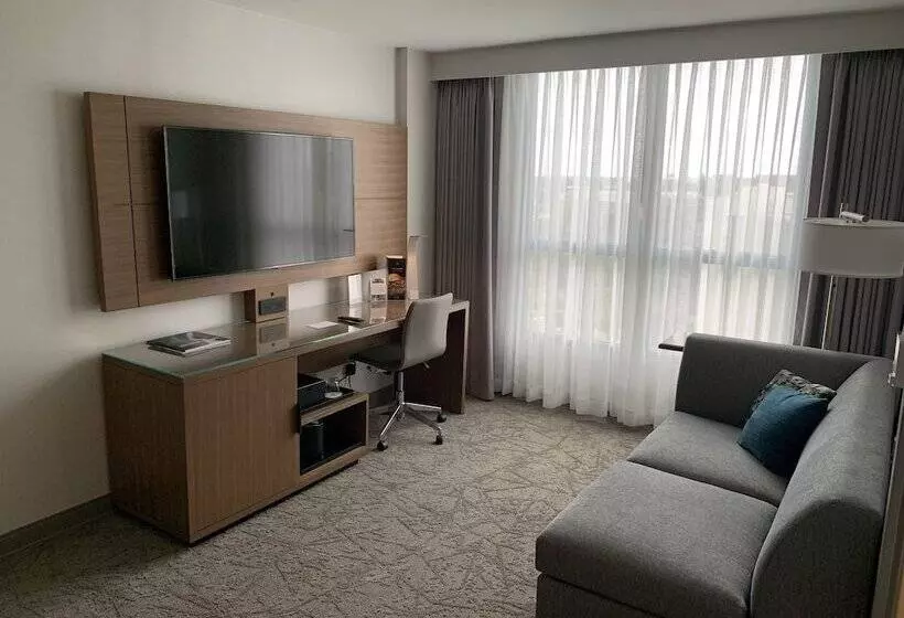 سوییت, Costa Mesa Marriott