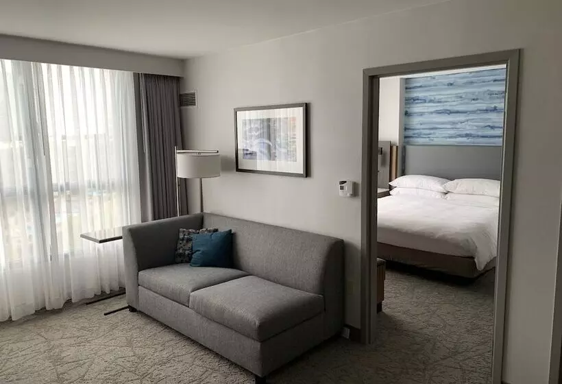 سوییت, Costa Mesa Marriott