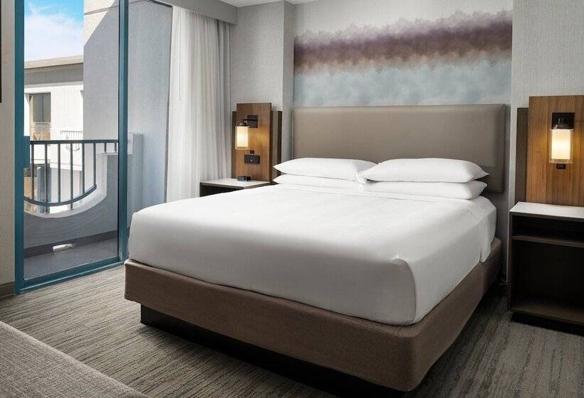 جناح, Costa Mesa Marriott