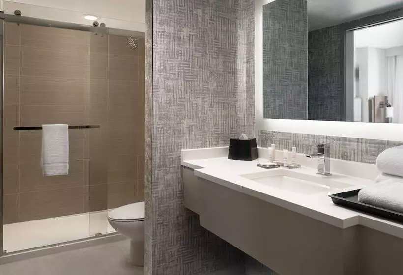 سوییت, Costa Mesa Marriott