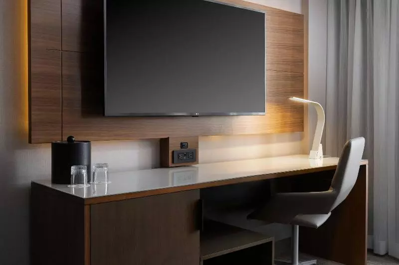 سوئیت با تخت بزرگ, Costa Mesa Marriott