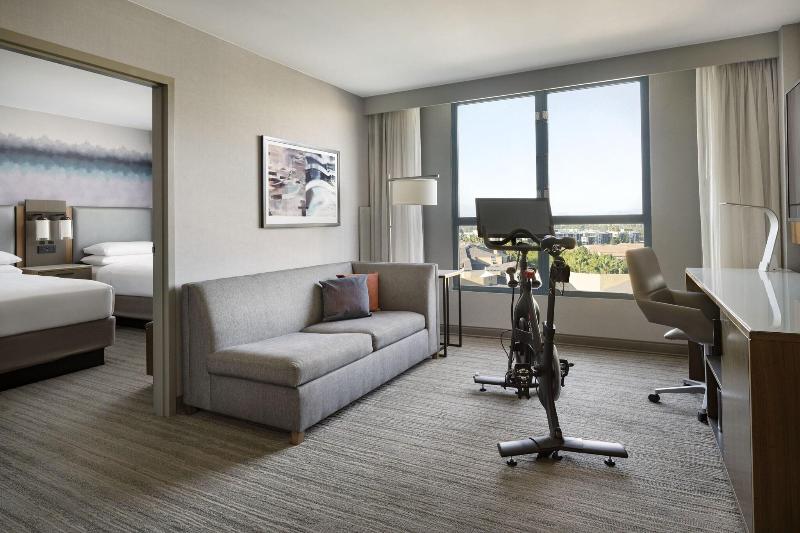스위트 킹사이즈 침대, Costa Mesa Marriott