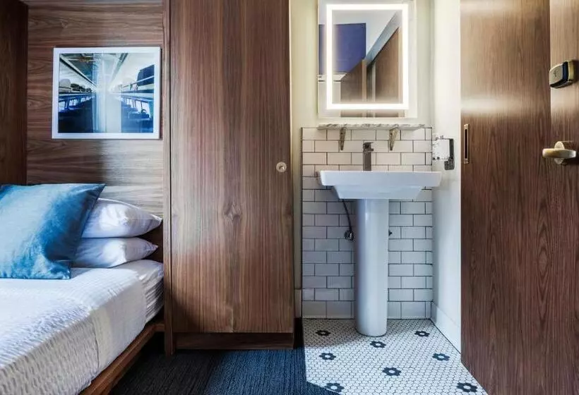 اتاق استاندارد یک نفره, Found Hotel Boston Common