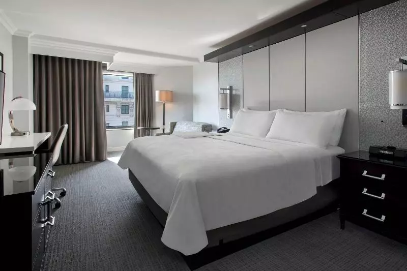 اتاق استاندارد با تخت بزرگ برای معلولان, Jw Marriott Washington, Dc