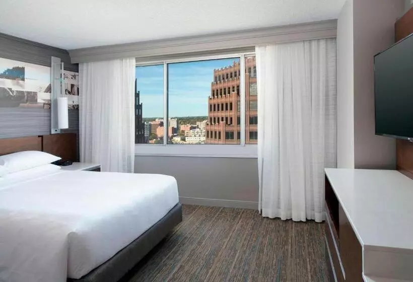 اتاق استاندارد, Kansas City Marriott Country Club Plaza