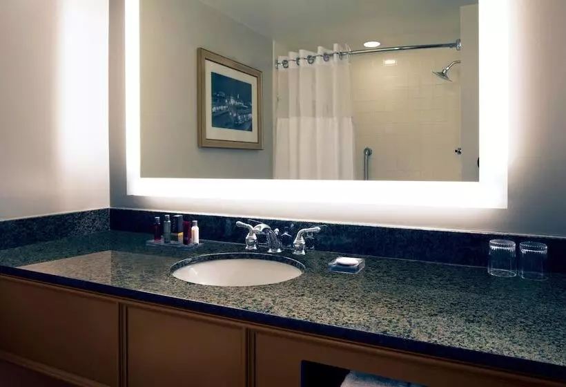 اتاق استاندارد با تخت دوبل, Kansas City Marriott Country Club Plaza