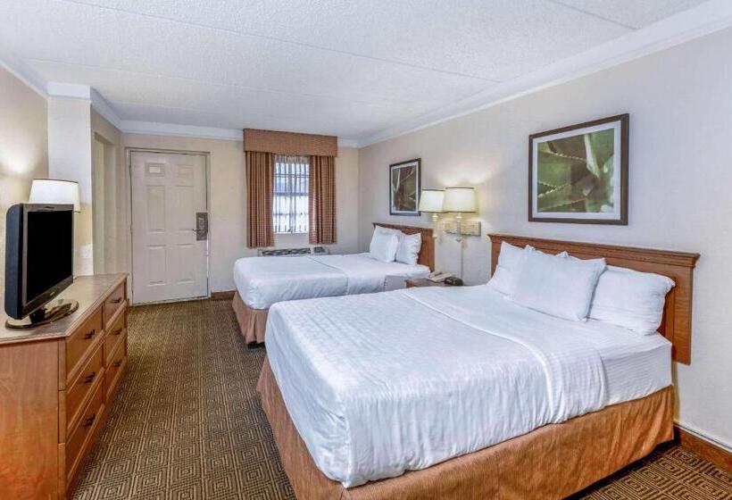 Standard Room 2 Double Beds, La Quinta Inn By Wyndham San Antonio I35 N At Rittiman Rd