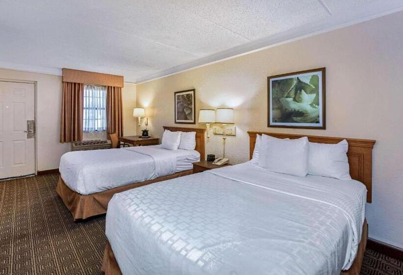 Deluxe Room, La Quinta Inn By Wyndham San Antonio I35 N At Rittiman Rd