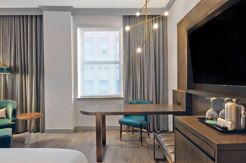 اتاق استاندارد با تخت بزرگ, Le Meridien St. Louis Downtown