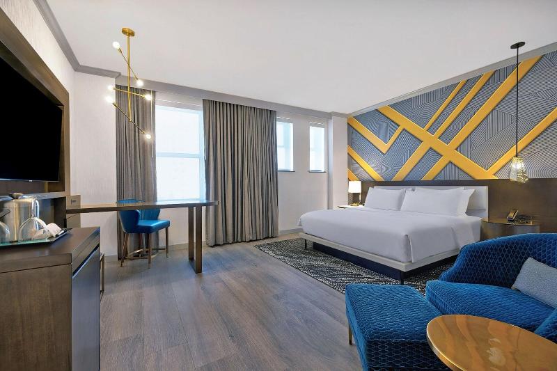 اتاق استاندارد با تخت بزرگ, Le Meridien St. Louis Downtown