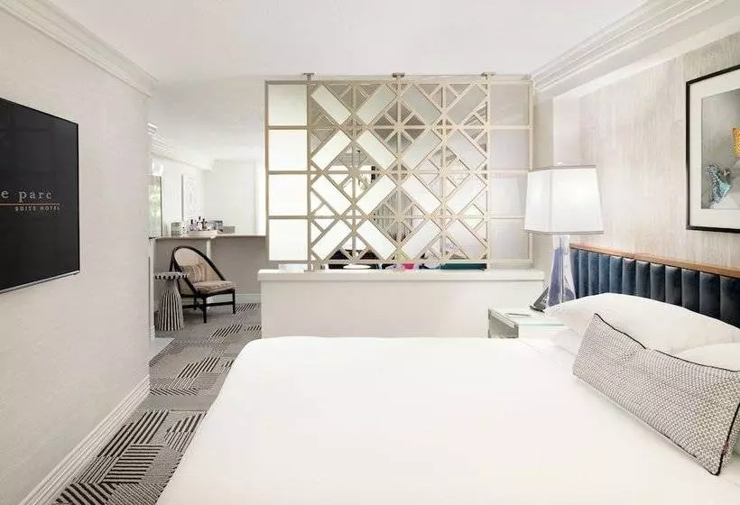 سوئیت پریمیوم, Le Parc At Melrose