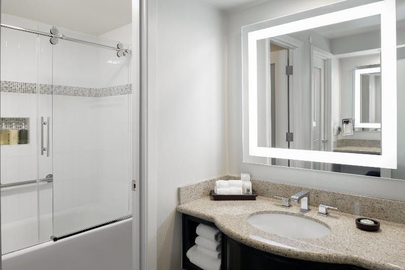 带大床的套房, Le Parc At Melrose