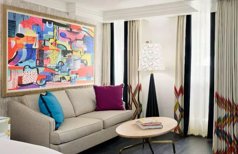 Deluxe Suite King Bed, Le Parc At Melrose