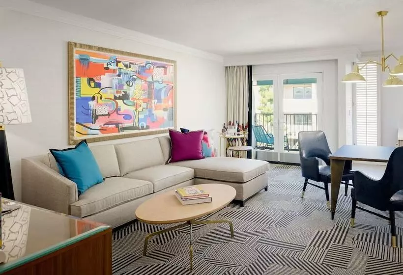 سوئیت پریمیوم, Le Parc At Melrose