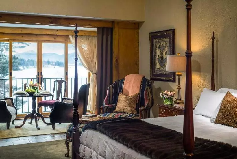キングサイズベッドのスタンダードルーム, Mirror Lake Inn Resort And Spa