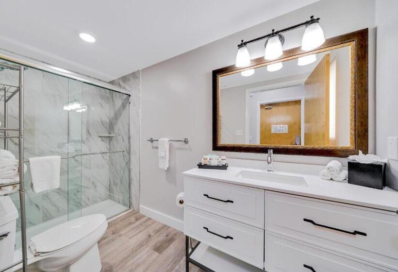 标准间, Montreal Beach Resort