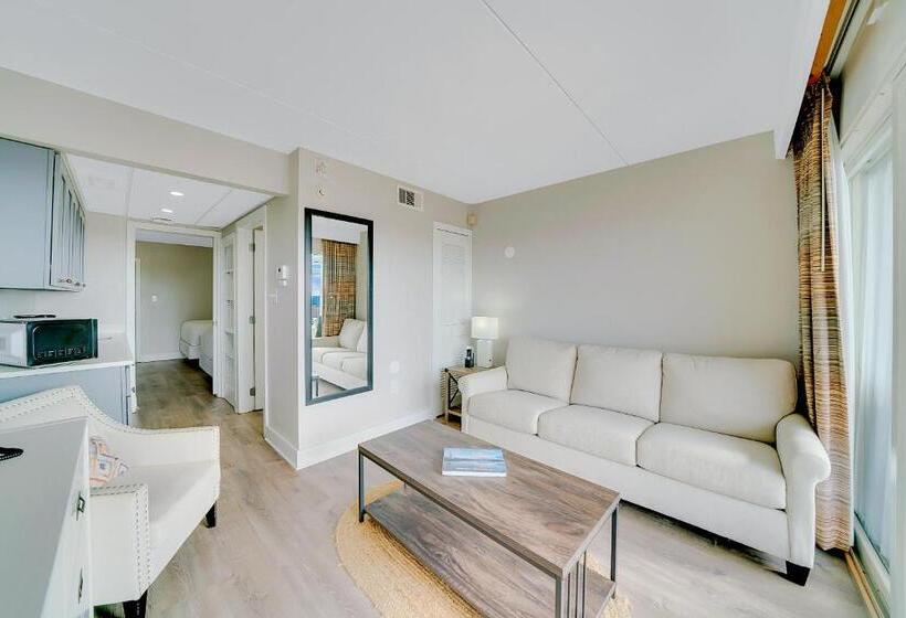 스위트 킹사이즈 침대, Montreal Beach Resort