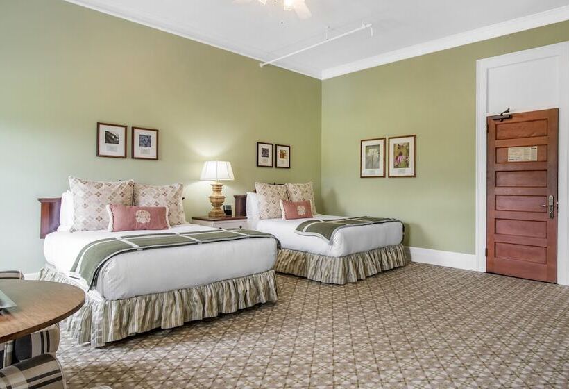 디럭스 룸, Omni Mount Washington Resort & Spa