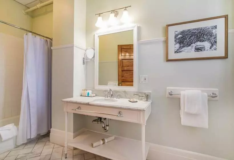 Standard Room 2 Double Beds, Omni Mount Washington Resort & Spa