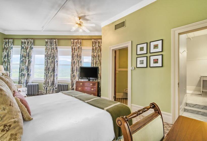 장애인용 디럭스룸, Omni Mount Washington Resort & Spa
