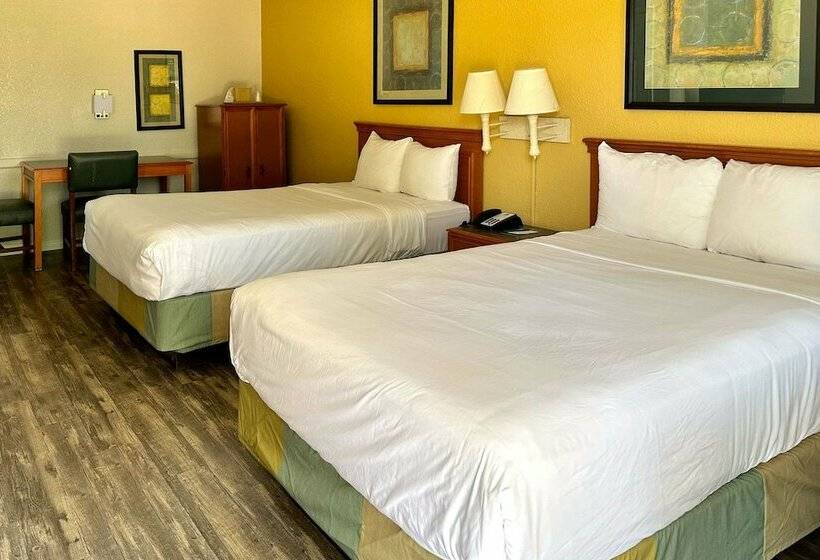 ２ダブルベッドのスタンダードルーム, Quality Inn Nacogdoches Near University