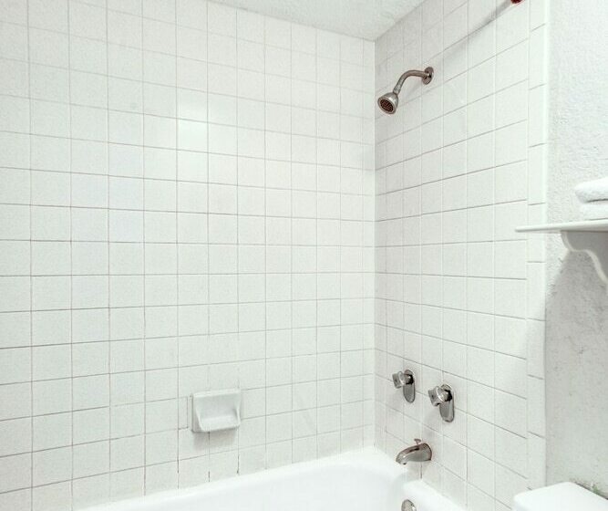 غرفه قياسيه سريرين مزدوجين, Quality Inn Nacogdoches Near University