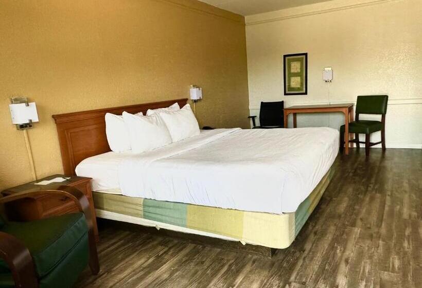 غرفة قياسية سرير كينج, Quality Inn Nacogdoches Near University