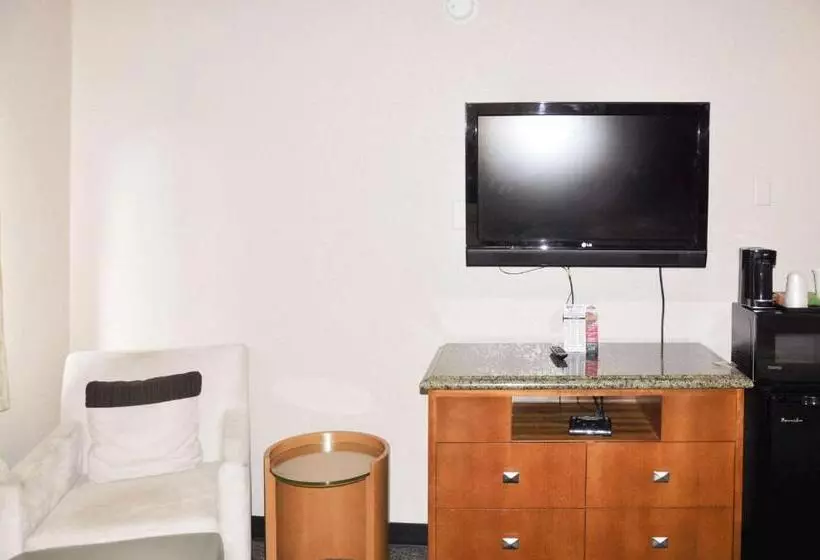 اتاق استاندارد با 2 تخت دوبل, Bison Inn & Suites On University