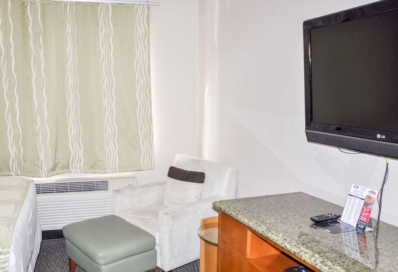 스탠다드 룸 더블 침대 2개, Bison Inn & Suites On University