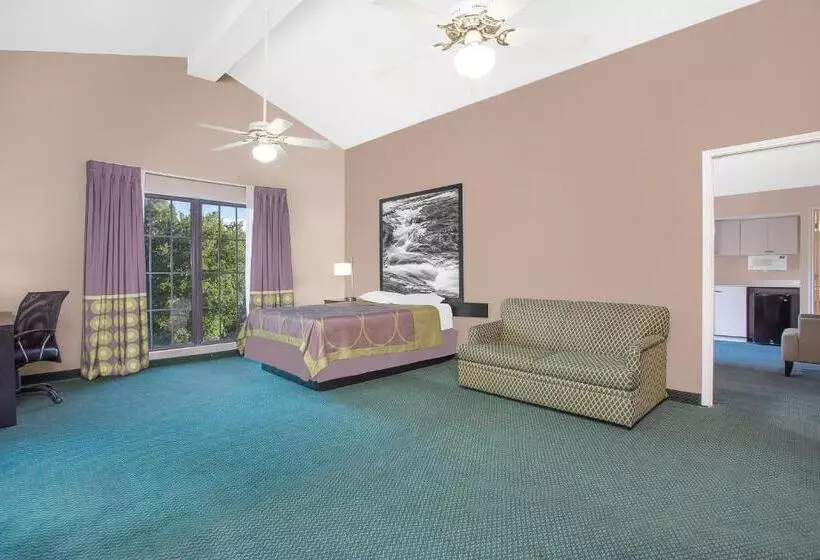 キングサイドベッドのスタンダードワンルーム, Super 8 By Wyndham Austell/six Flags