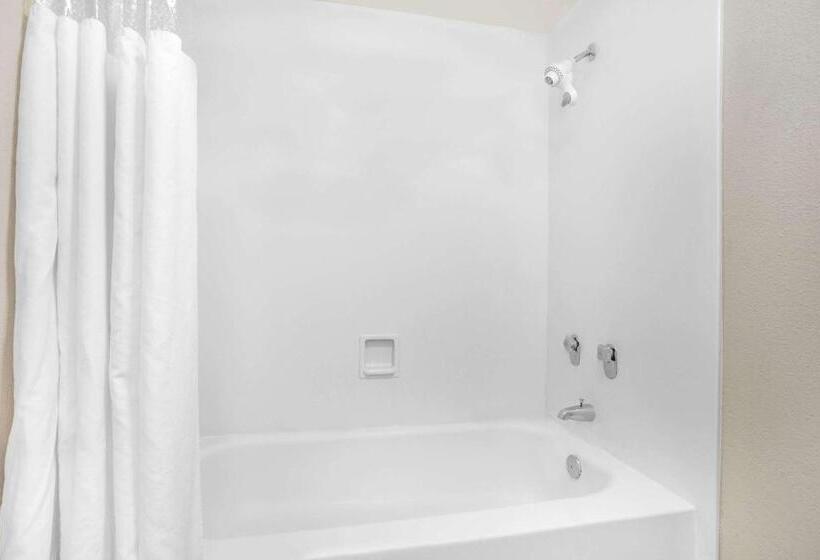 جناح ديلوكس سرير كينج, Super 8 By Wyndham Austell/six Flags