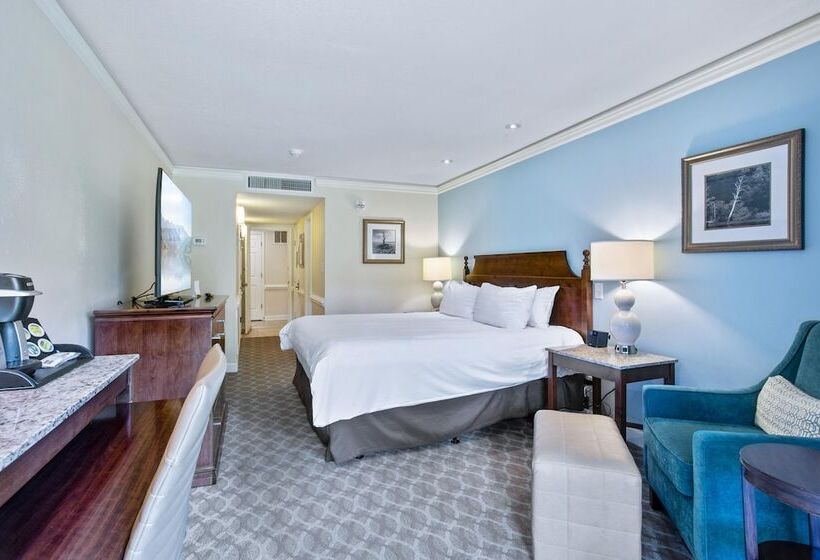 חדר דחוקס עם מיטת קינג, Kingsmill Resort