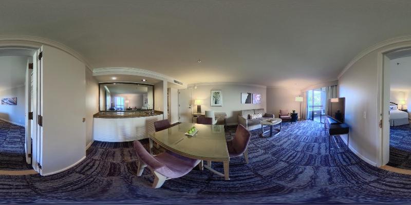 מיטת קינג בסוויטה, Loews Ventana Canyon Resort