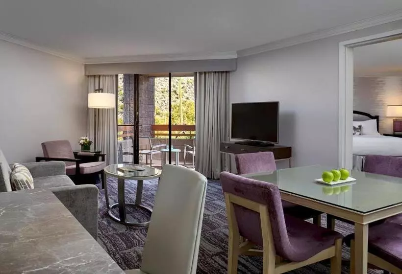 سوئیت با تخت بزرگ, Loews Ventana Canyon Resort