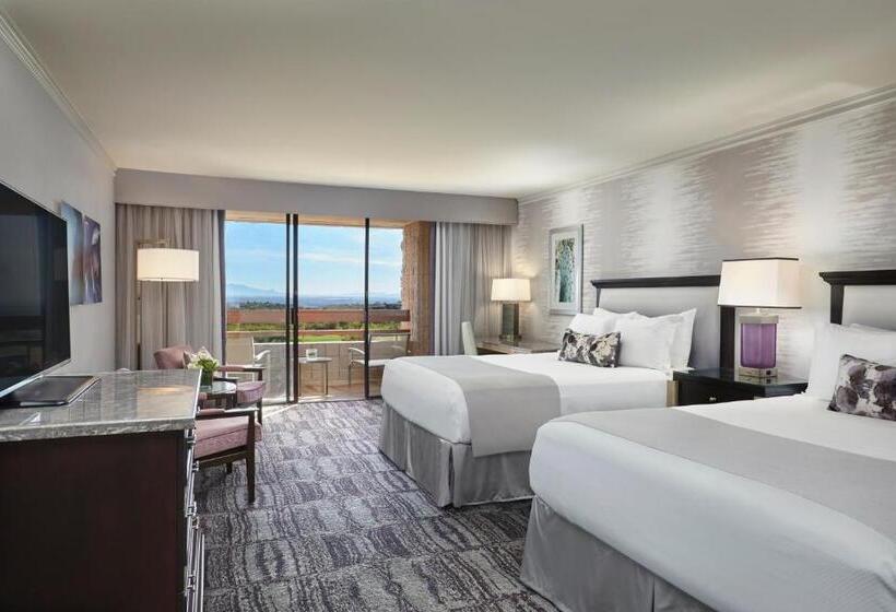 חדר סטנדרט לארבעה, Loews Ventana Canyon Resort