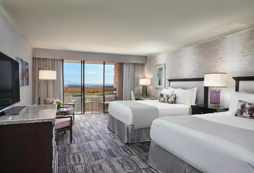 اتاق استاندارد چهار تخته, Loews Ventana Canyon Resort