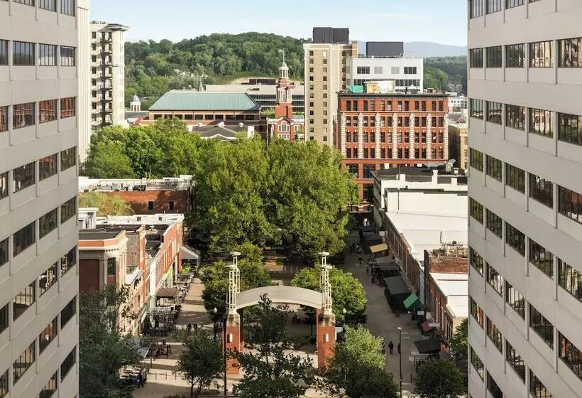 اتاق پرمیوم, Crowne Plaza Knoxville Downtown University By Ihg