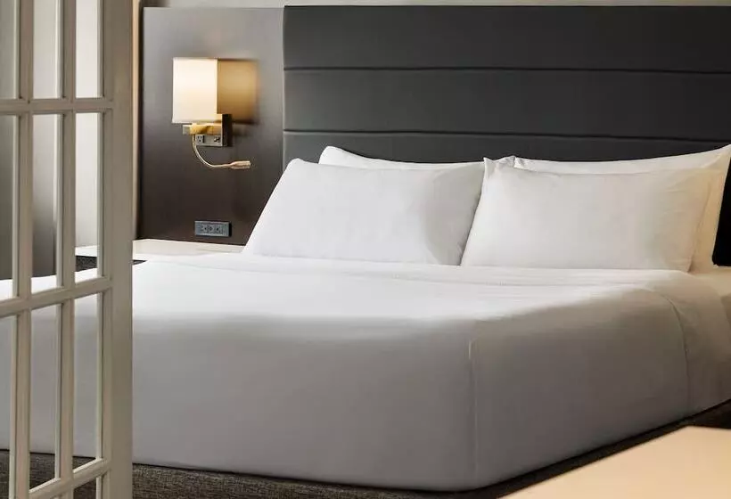 سوییت, Crowne Plaza Knoxville Downtown University By Ihg