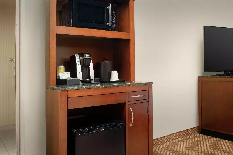 اتاق پرمیوم, Crowne Plaza Knoxville Downtown University By Ihg