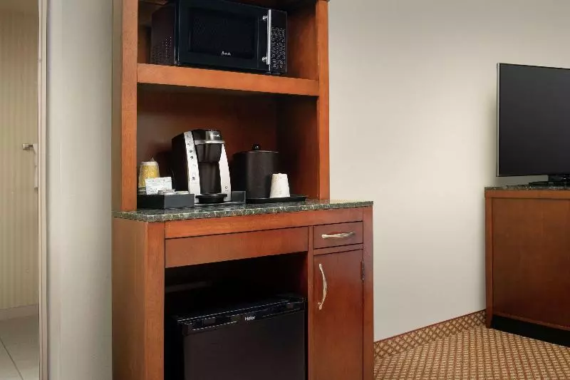 اتاق پرمیوم, Crowne Plaza Knoxville Downtown University By Ihg
