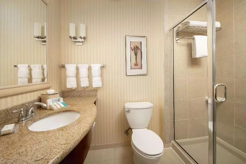 اتاق پرمیوم, Crowne Plaza Knoxville Downtown University By Ihg