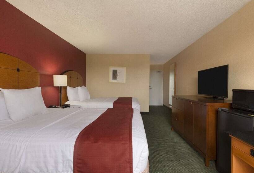 带2个双人床的标准工作室, Baymont By Wyndham Salem Roanoke Area