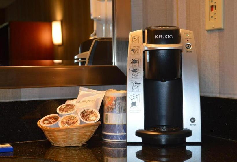 适合残疾人士使用的带超级大床的标准间, Best Western Cascadia Inn